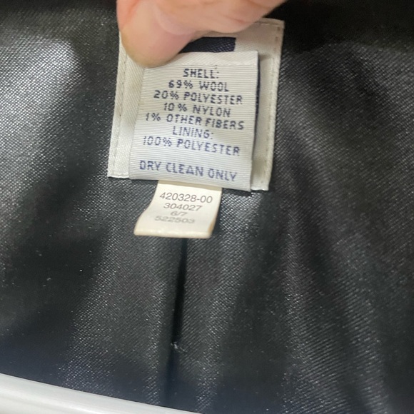 Woman’s Black Gap Peacoat - Picture 5 of 5